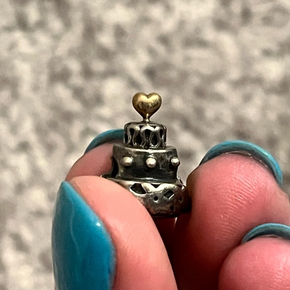 Pandora Celebration Cake charm - Picture 3 of 3